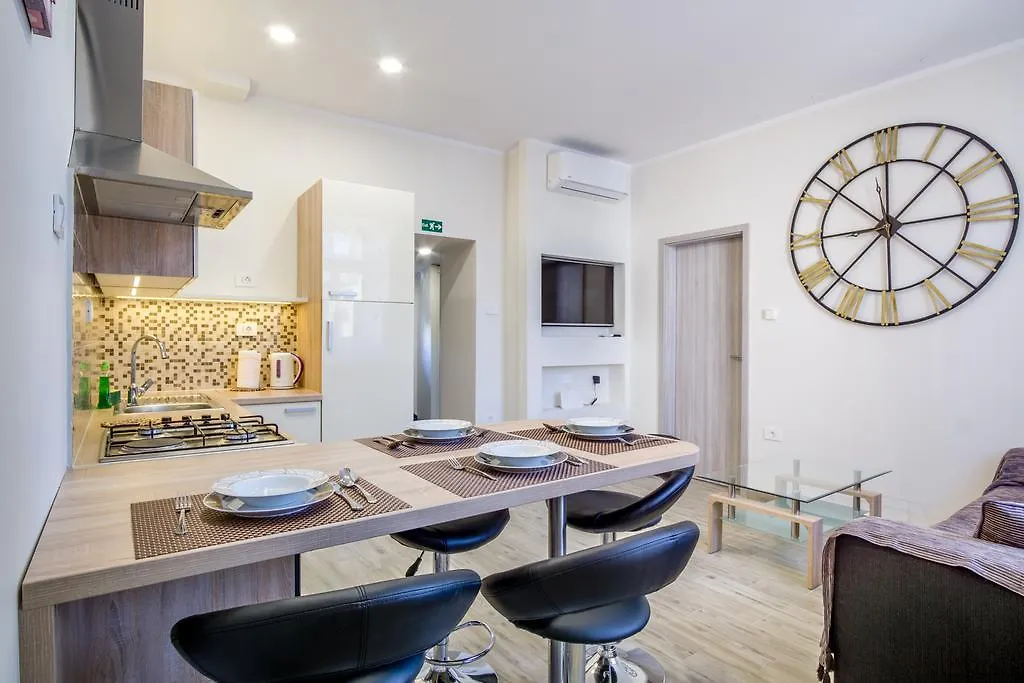 Apartment Emilija بولا