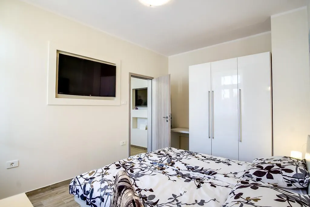 Apartment Emilija Pula 0*,  Croatia